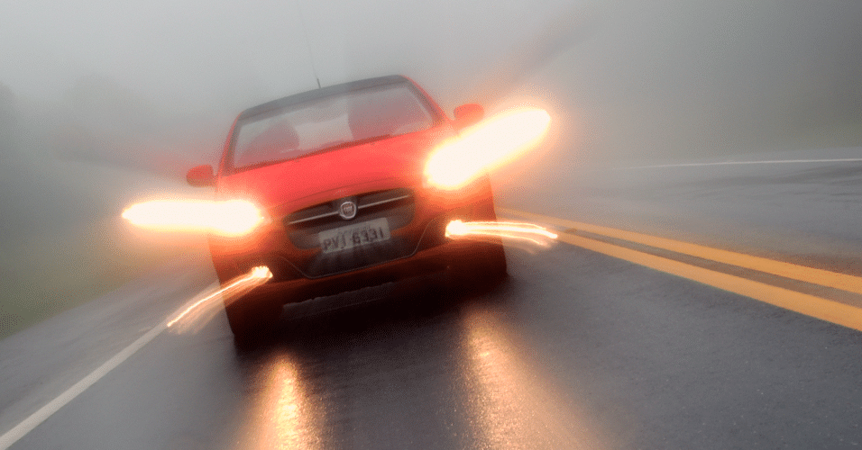 Luzes Fiat Bravo - Murilo Góes/UOL