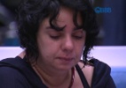 Mariza chora após não ser chamada para o cinema no quarto do líder - Reprodução/TV Globo