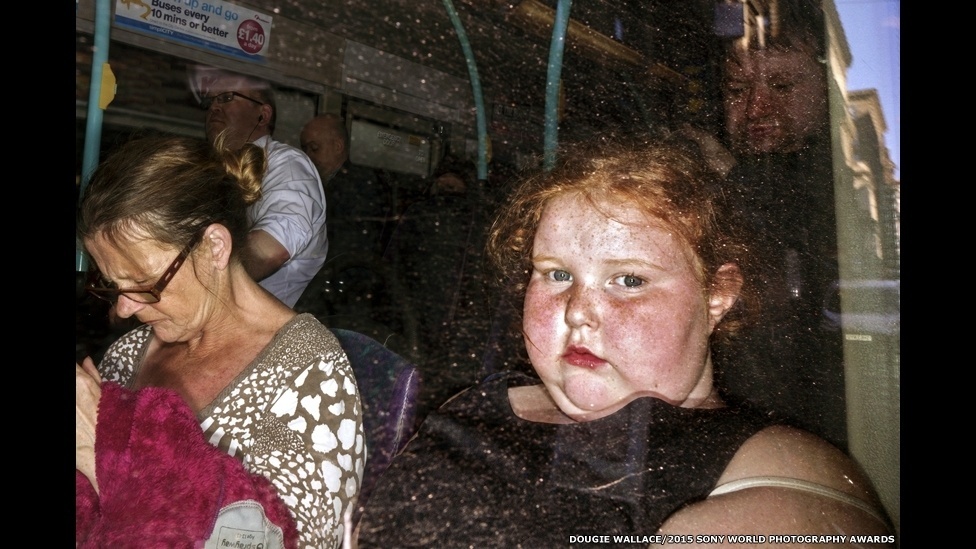 Dougie Wallace foi selecionado na categoria profissional Retratos por um estudo comparativo de Glasgow e do bairro de Kensington e Chelsea, em Londres - Sony World Photography Awards