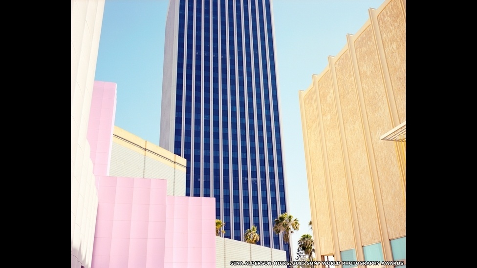 Gina Alderson-Hicks, da Austrália, foi indicada na categoria aberta Arquitetura. Ela diz: "Miracle Mile foi a primeira fotografia que tirei após me mudar de Los Angeles para Nova York - Sony World Photography Awards