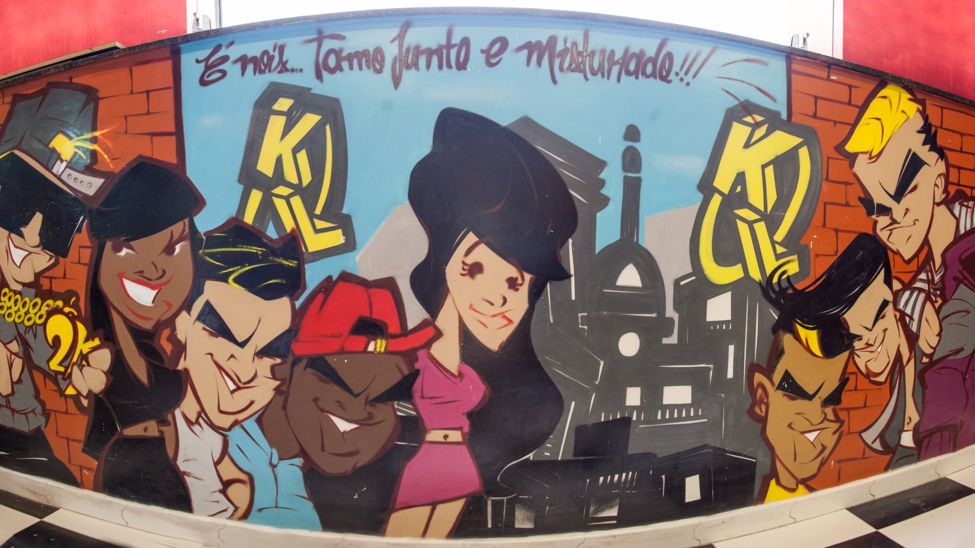 25.fev.2015 - Uma das paredes da KL Produtora que retrata alguns de seus principais MCs - Simon Plestenjak/UOL
