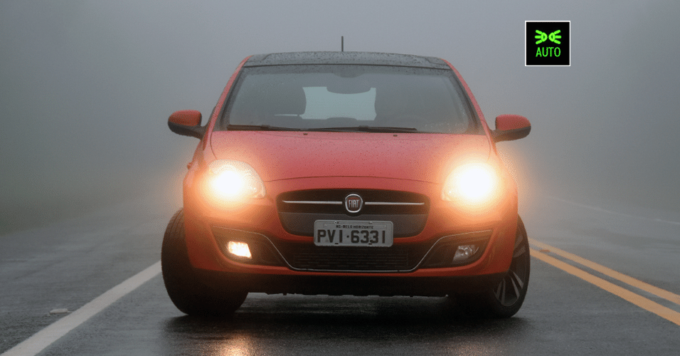 Farol Baixo AUTO e Luz Direcional (neblina) Fiat Bravo - Murilo Góes/UOL