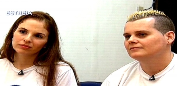 Suzane concede entrevista ao lado da companheira Sandra dentro da prisão - Reprodução/Record