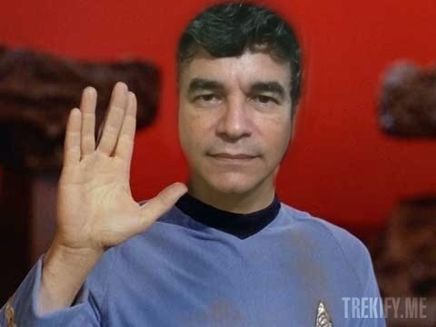 "Eternidade próspera e fascinante, Mr. Leonard 'Spock' Nimoy!" diz Sérgio Ferreira da Silva, de São Paulo (SP)