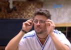 Rafael experimenta óculos de Adrilles: "Me deu dor de cabeça" - Reprodução/TV Globo