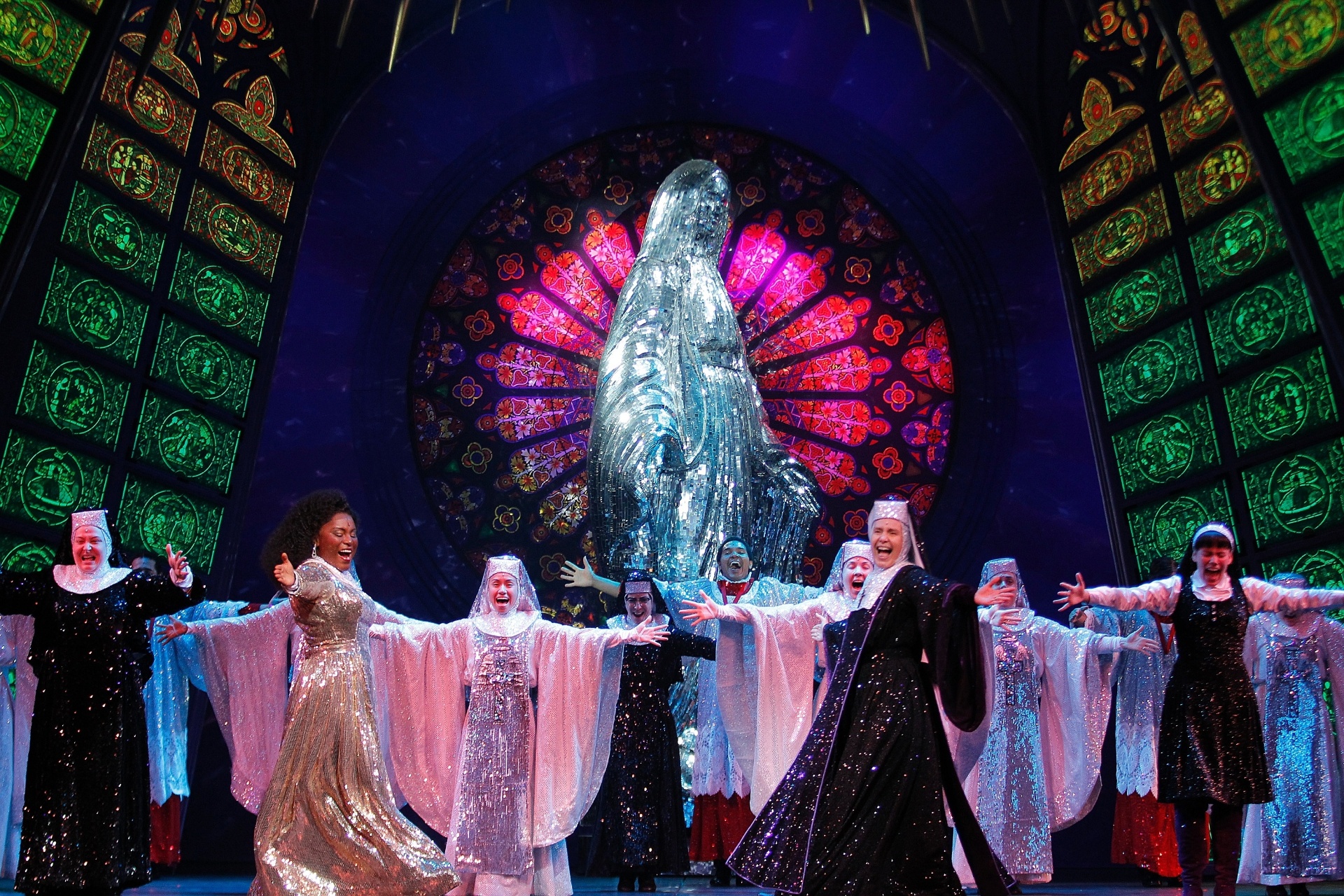 2.mar.2015 - Passagem de cena do musical "Mudança de Hábito", que estreia no dia 5 de março, no teatro Renault, em São Paulo - Reinaldo Canato/UOL