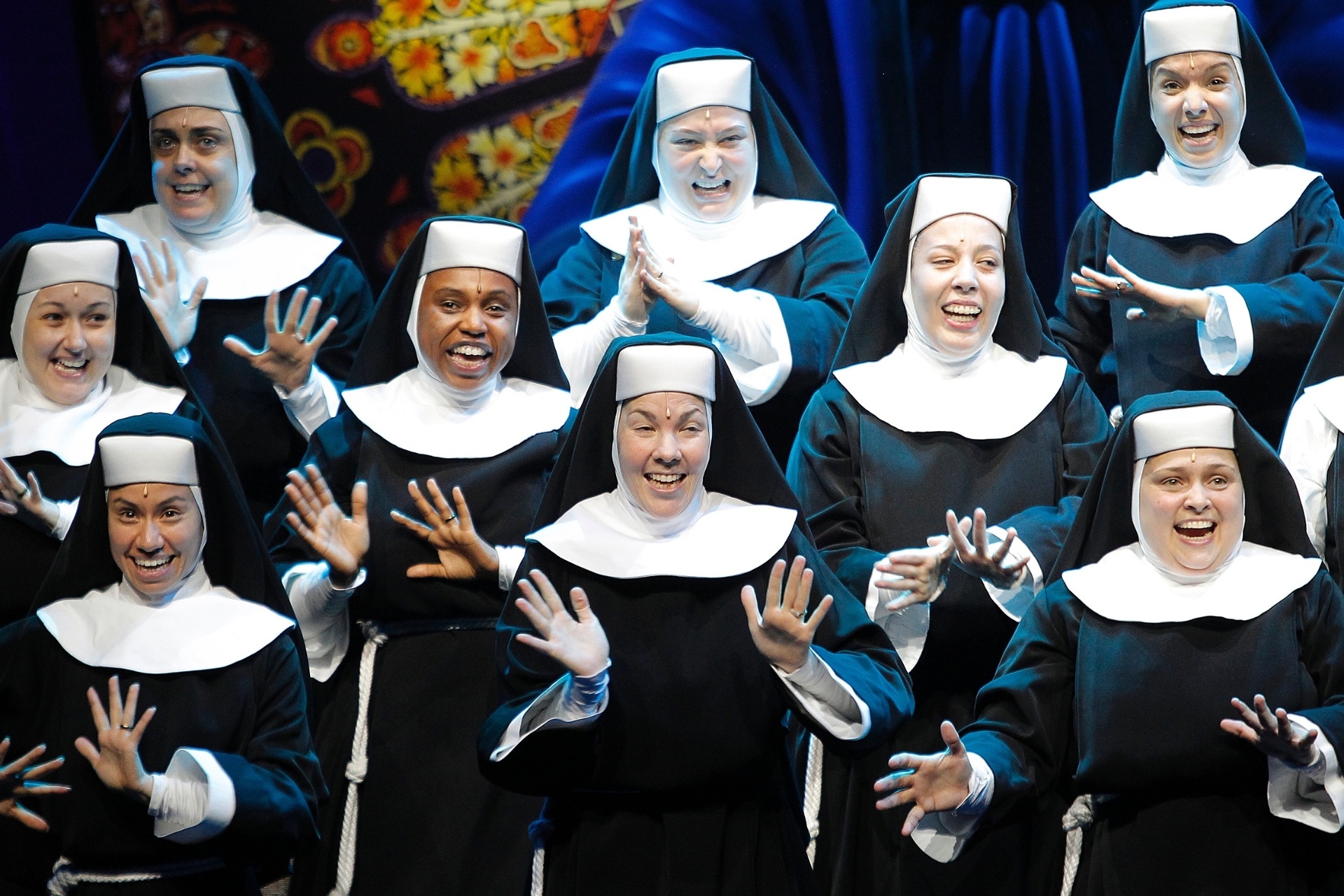 2.mar.2015 - Passagem de cena do musical "Mudança de Hábito", que estreia no dia 5 de março, no teatro Renault, em São Paulo - Reinaldo Canato/UOL