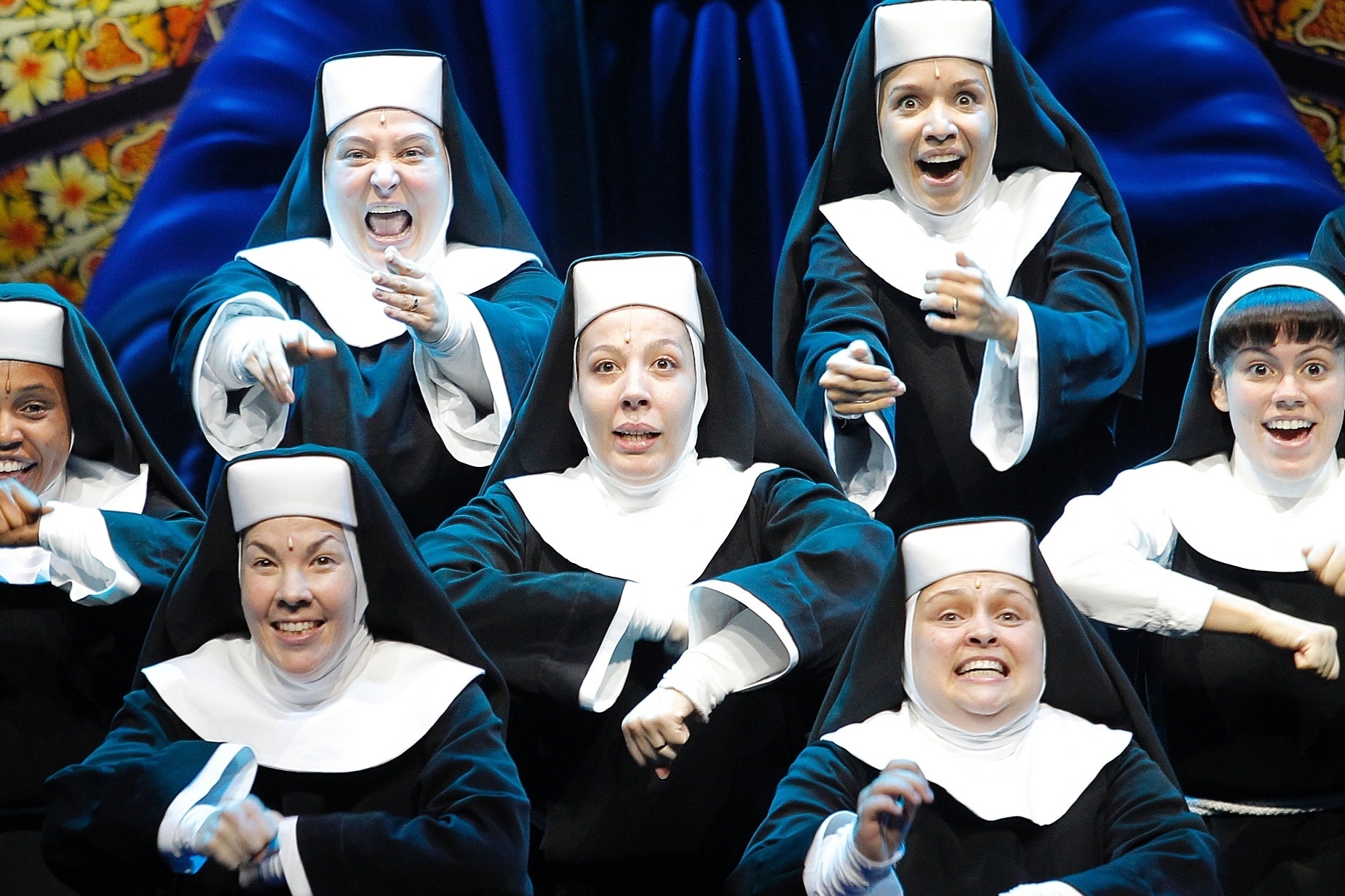 2.mar.2015 - Passagem de cena do musical "Mudança de Hábito", que estreia no dia 5 de março, no teatro Renault, em São Paulo - Reinaldo Canato/UOL