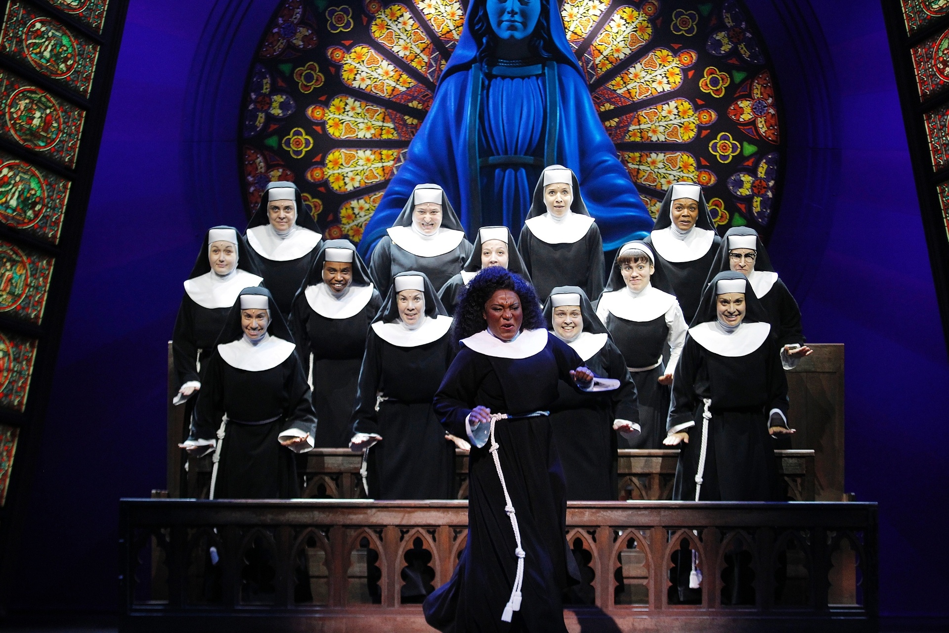 2.mar.2015 - Passagem de cena do musical "Mudança de Hábito", que estreia no dia 5 de março, no teatro Renault, em São Paulo - Reinaldo Canato/UOL