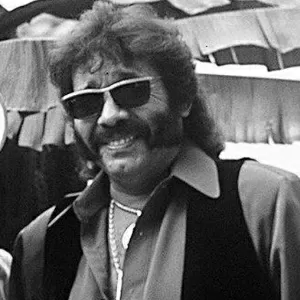 Morre aos 68 anos, o cantor sertanejo José Rico, que fazia dupla