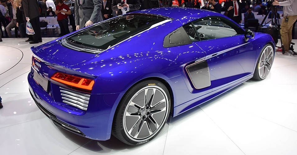 Audi R8 e-tron - Newspress