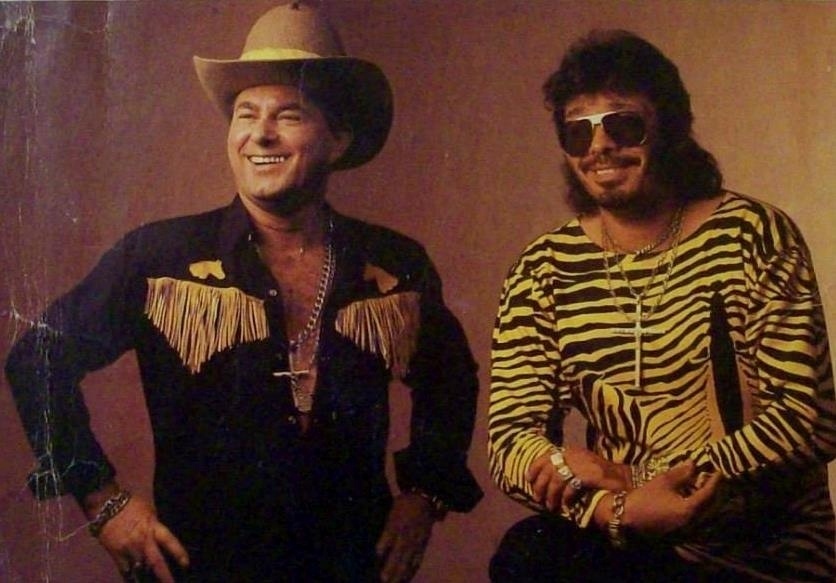 José Rico disse que inspirou o seu visual em outro de seus ídolos: o cantor Raul Seixas - Divulgação