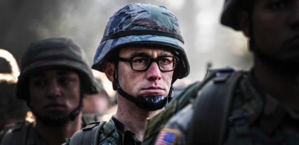 Joseph Gordon-Levitt no filme "Snowden" - Divulgação