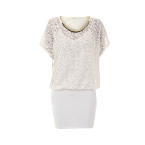 Vestido branco com colar dourado aplicado, da Colcci à venda na Passarela. Preço: R$ 239,99. Informações: www.passarela.com.br | Preço e disponibilidade pesquisados em março de 2015 e sujeitos a alterações - Divulgação