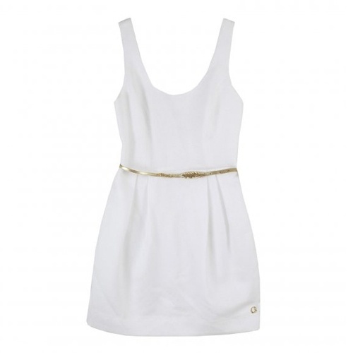Vestido branco de malha com cinto dourado, da Carmen Steffens. Preço: R$ 329,24. Informações: www.carmensteffens.com.br | Preço e disponibilidade pesquisados em março de 2015 e sujeitos a alterações - Divulgação