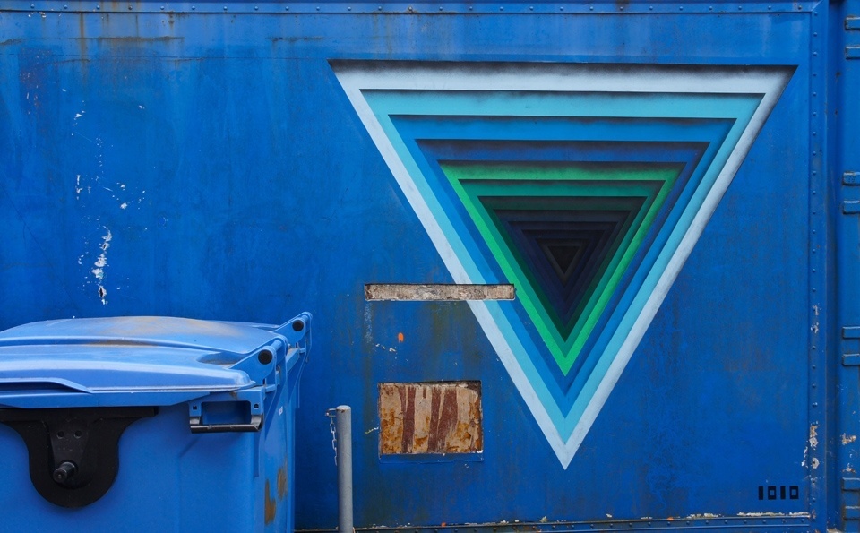 1010 é um artista alemão que mistura spray, geometria e paletas de cores vivas - Divulgação/facebook.com/1010art