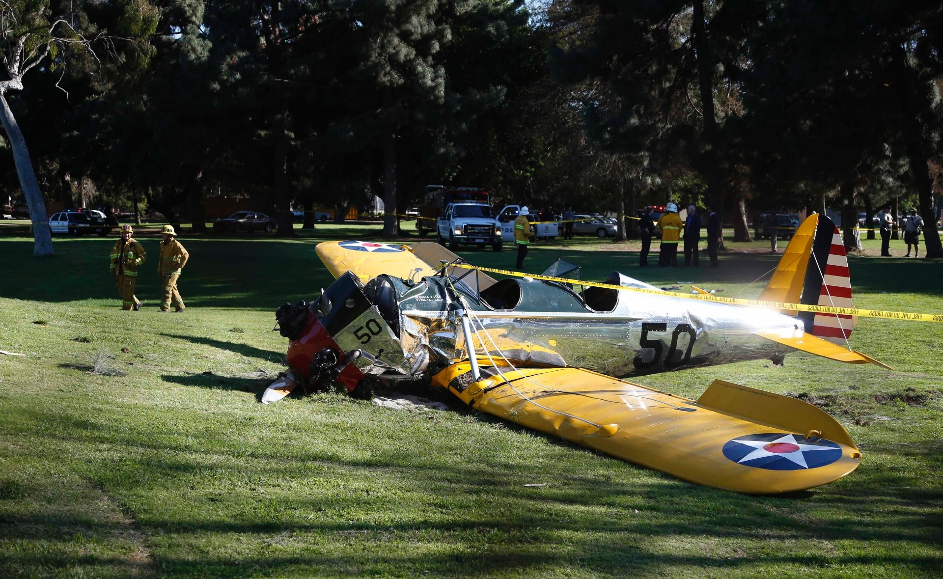 5.mar.2015 - Avião pilotado por Harrison Ford, que sofreu um acidente nesta quinta, em Venice, Califórnia - Lucy Nicholson/Reuters