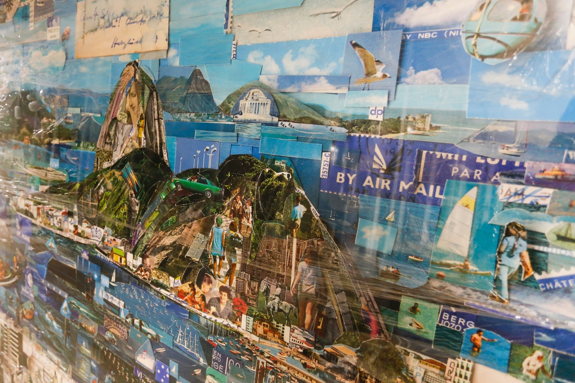 Obra Rio de Janeiro (2013), de Vik Muniz, apreendida durante a operação Lava Jato, que apura irregularidades na Petrobras, estão agora no acervo do Museu Oscar Niemeyer (MON) - Daniel Derevecki/UOL