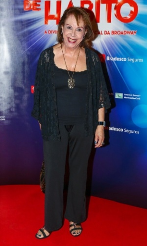 5.mar.2015 -Arlette Montenegro prestigia a pré-estreia para convidados do espetáculo "Mudança de Hábito", no Teatro Renault, na noite desta quinta-feira