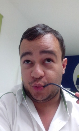 9.mar.2015 - Gabriel Andrade, de Niterói, Rio de Janeiro, entra na brincadeira e capricha no biquinho: "Curuzes quereeda"