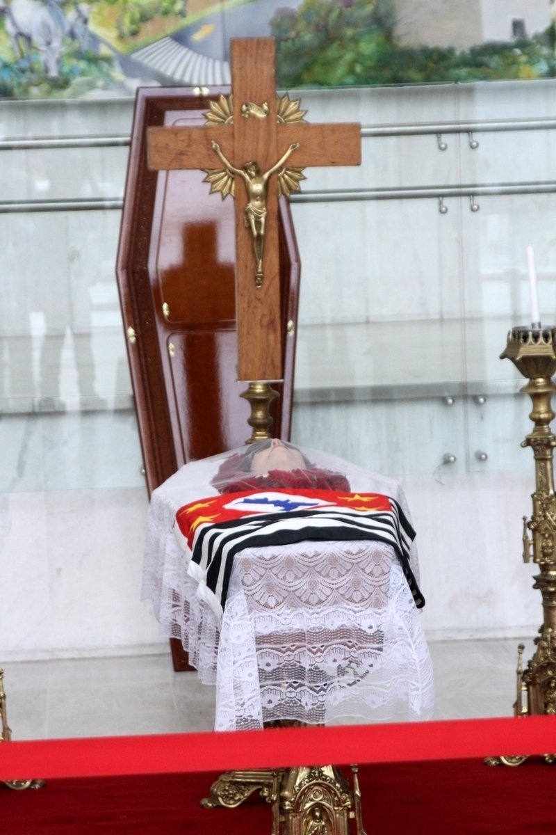 9.mar.2015 - Inezita Barroso é velada na Assembleia Legislativa de São Paulo, na zona sul da capital paulista, nesta segunda-feira - Paduardo/Agnews