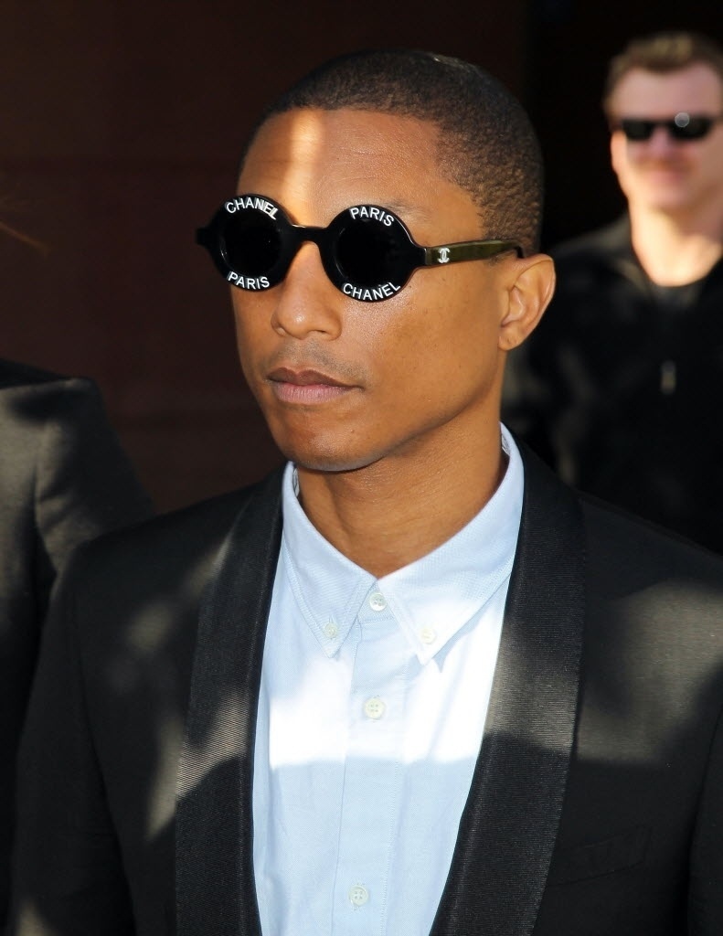10.mar.2015 - Pharrell Williams chega no tribunal de Los Angeles para o julgamento por plágio - David Buchan/Getty Images/AFP