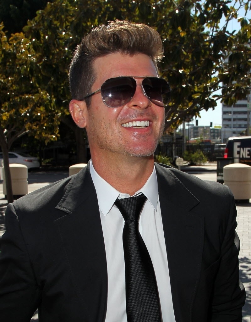 10.mar.2015 - Robin Thicke chega no tribunal de Los Angeles para o julgamento por plágio - David Buchan/Getty Images/AFP