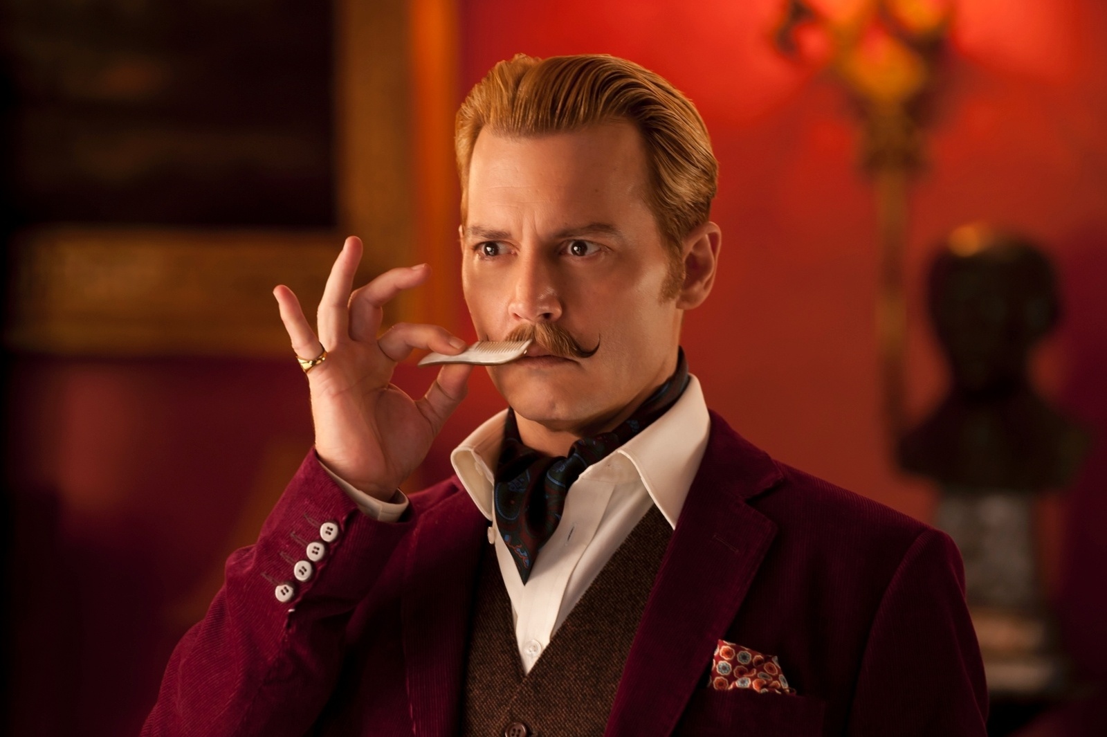 Cena de "Mortdecai - A Arte da Trapaça" - Divulgação