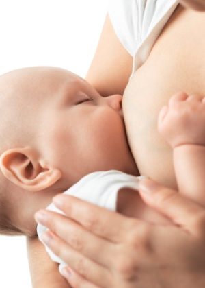 Bebê que só mama no peito tem organismo mais preparado para alimentação sólida - Getty Images
