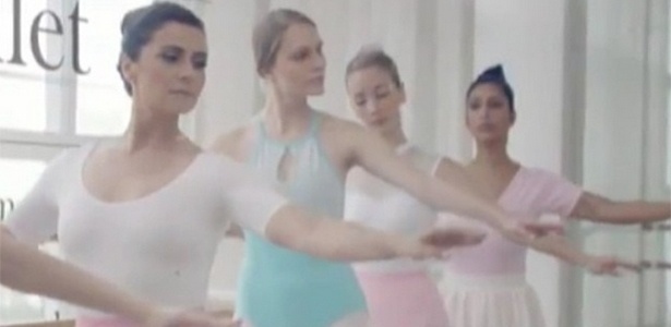 Amanda (a última da esquerda para a direita) participa de comercial com Giovanna Antonelli (a primeira)