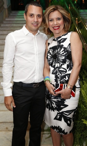 13.mar.2015 - Astrid Fontenelle leva o marido, Fausto Franco, para a festa de aniversário da promoter Carol Sampaio no Copacabana Palace Hotel, na zona sul do Rio de Janeiro, na noite desta sexta-feira