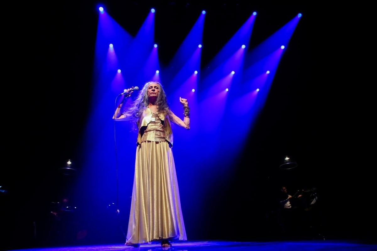 14.mar.2015 - Em sua "biografia musical", Maria Bethânia canta canções que contam um pouco da vida, dos trabalhos, dos amores, paixões, acertos, desvios, retornos, da natureza, deuses, orixás, desta mulher que ?tem mais coragem do que homem? e que completa 70 anos em junho - Manuela Scarpa/Photo Rio News 