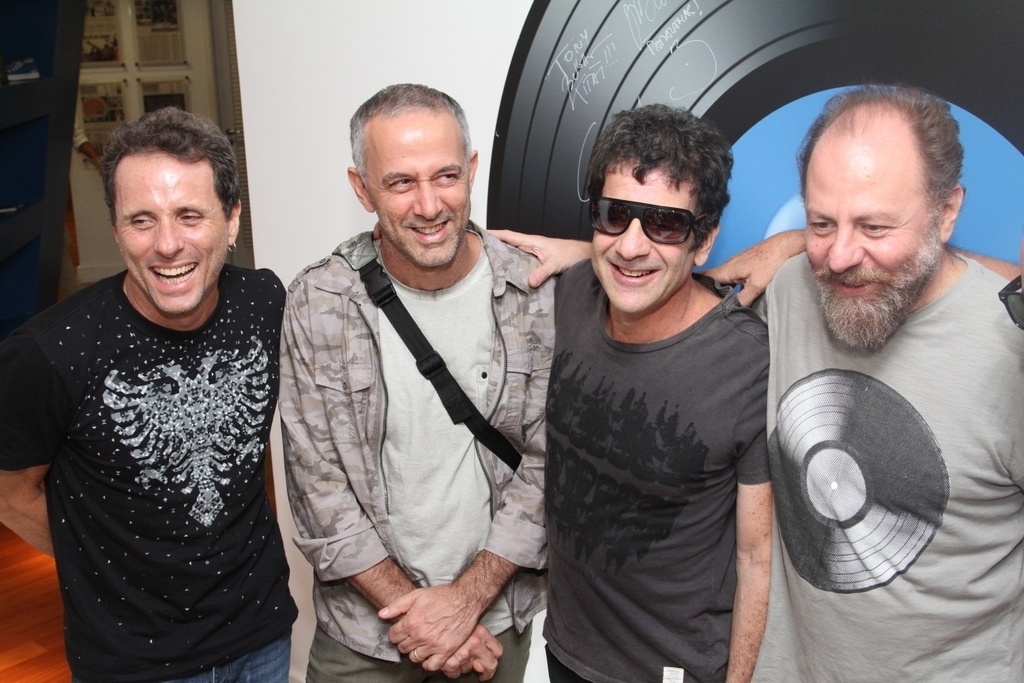 17.mar.2015 - Tony Bellotto, João Barone, George Israel  e Bi Ribeiro posam para fotos durante o anúncio dos artistas que farão o show de abertura do Rock in Rio 2015 - Anderson Borde/AgNews