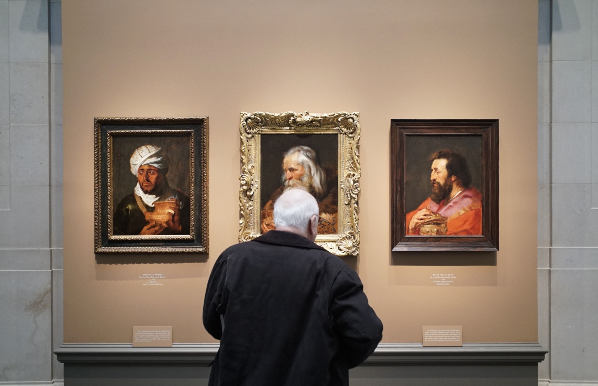 17.mar.2015 - Retratos dos "Três Reis Magos", do pintor flamenco Peter Paul Rubens, voltam a ser expostos juntos em Washington - Mandel Ngan/AFP