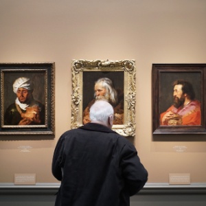 17.mar.2015 - Retratos dos "Três Reis Magos", do pintor flamenco Peter Paul Rubens, voltam a ser expostos juntos em Washington - Mandel Ngan/AFP