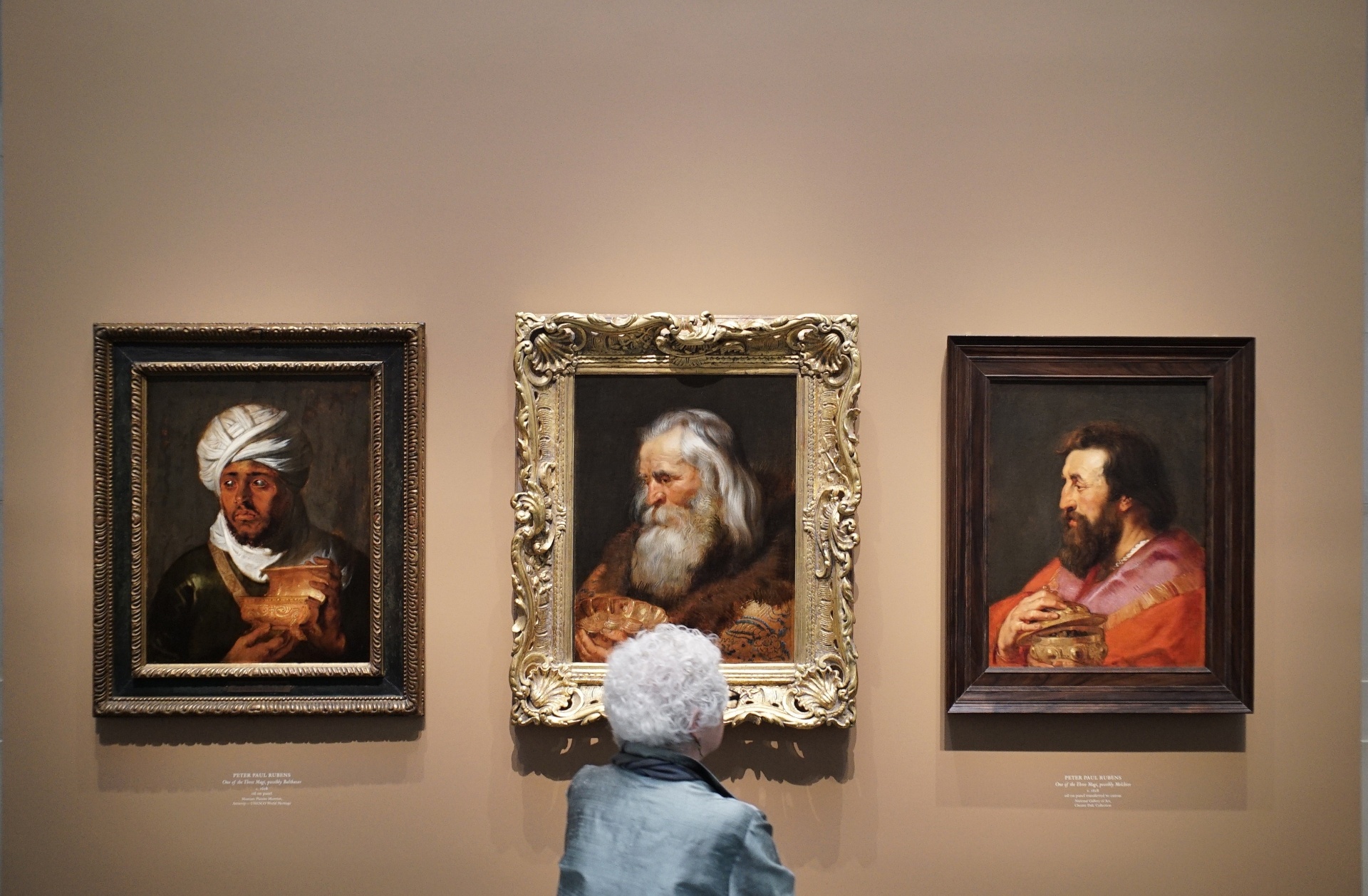 17.mar.2015 - Retratos dos "Três Reis Magos", do pintor flamenco Peter Paul Rubens, voltam a ser expostos juntos em Washington - Mandel Ngan/AFP