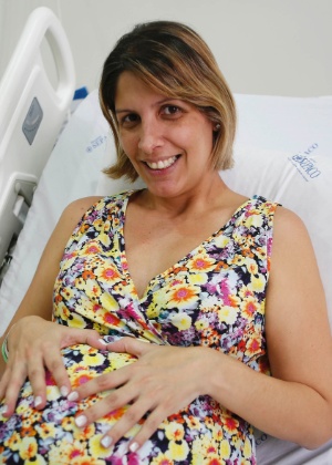 Karina, aos seis meses de gestação (foto), foi internada para aguardar o parto - Junior Lago/UOL