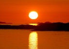 Cruzeiro pelo litoral da Noruega leva turista até o sol da meia-noite - Getty Images