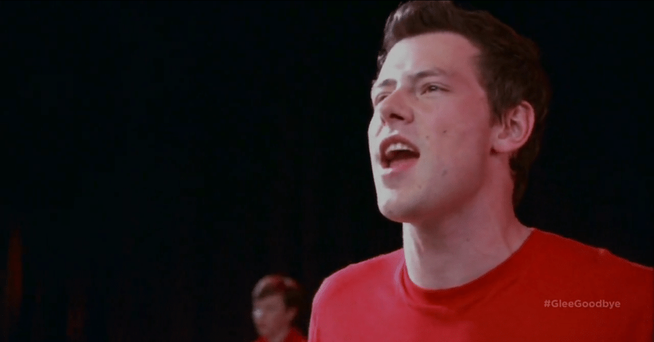 20.mar.2015 - Cena da primeira parte do último episódio de Glee, "2009", exibido nesta sexta-feira
