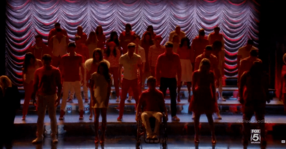 20.mar.2015 - Cena da segunda parte do último episódio de Glee, "Dreams Come True", exibido nesta sexta-feira