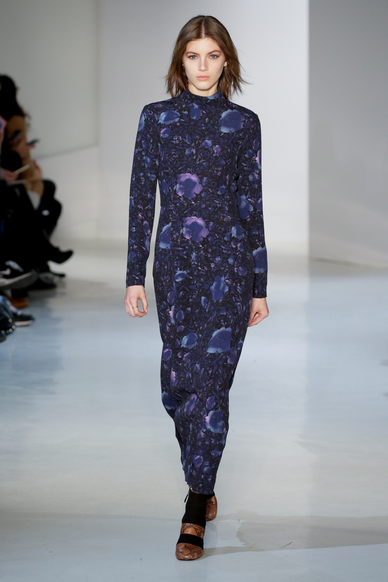 Flower power: Os florais surgem em diferentes versões, ora em fundo escuro ora em fundo claro, mas mostrando toda a sua feminilidade e romantismo. Aparece ainda mesclado a outras padronagens, como as listras, ganhando um apelo mais cool - Getty Images