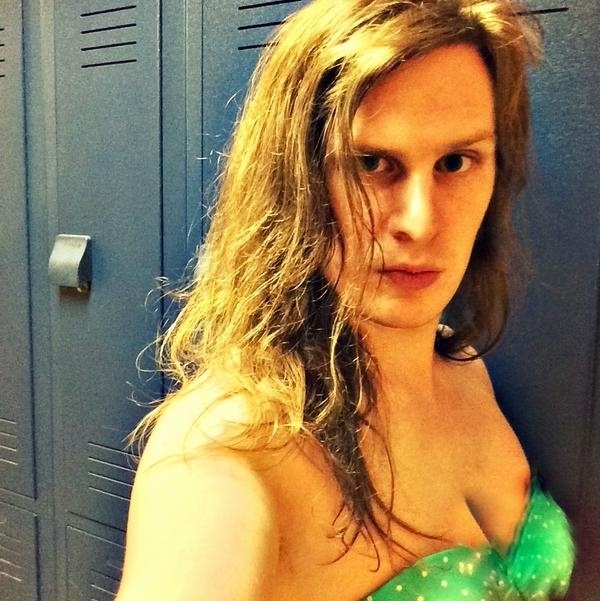 No último dia 12, foi publicado no "Diário Oficial da União" que lésbicas, gays, bissexuais, travestis, transexuais e transgêneros (LGBTT) brasileiros poderão usar o nome social em boletins de ocorrência registrados na polícia e nas instituições de ensino do país.  - Reprodução/Twitter