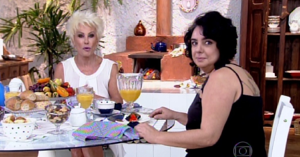 23.mar.2015 - Nona eliminada do "BBB15", Mariza conversa com Ana Maria Braga sobre sua experiência no reality show