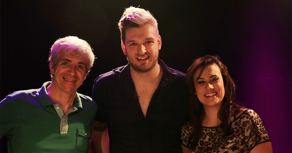 25.mar.2015 - Maurício Stycer, Cássio Lannes e Angélica Morango participam do UOL Vê TV Especial BBB