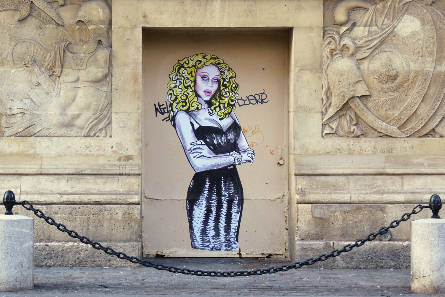 A drag RuPaul. "O programa tem sido uma forte influência para a cultura drag nos últimos anos. Tem influenciado toda uma nova geração de performers. Uso personagens do programa como modelos em muitas das minhas intervenções", comenta Suriani - Divulgação/Suriani