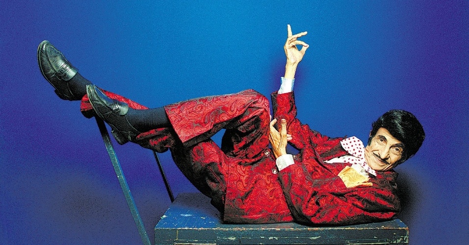 26.mar.2015 - Jorge Loredo, na pele do personagem Zé Bonitinho, na ocasião de sua estreia no teatro infnatil em 2003