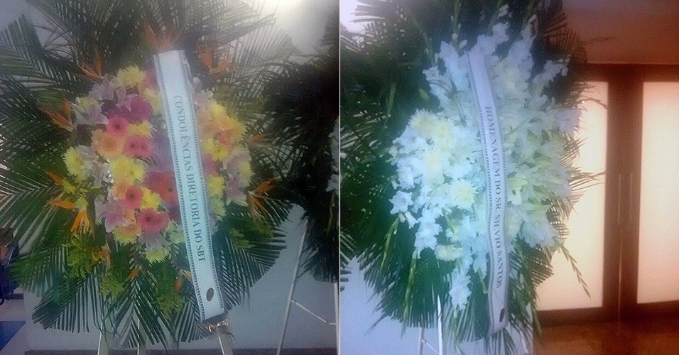 27.mar.2015 - Coroas de flores enviadas pela diretoria do SBT e pelo apresentador Silvio Santos homenageiam Jorge Loredo na capela do Memorial do Carmo, na zona portuária do Rio de Janeiro