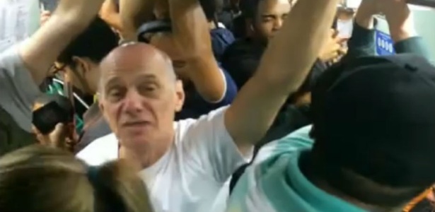 O âncora Ricardo Boechat encarou o desafio de pegar o transporte público de São Paulo