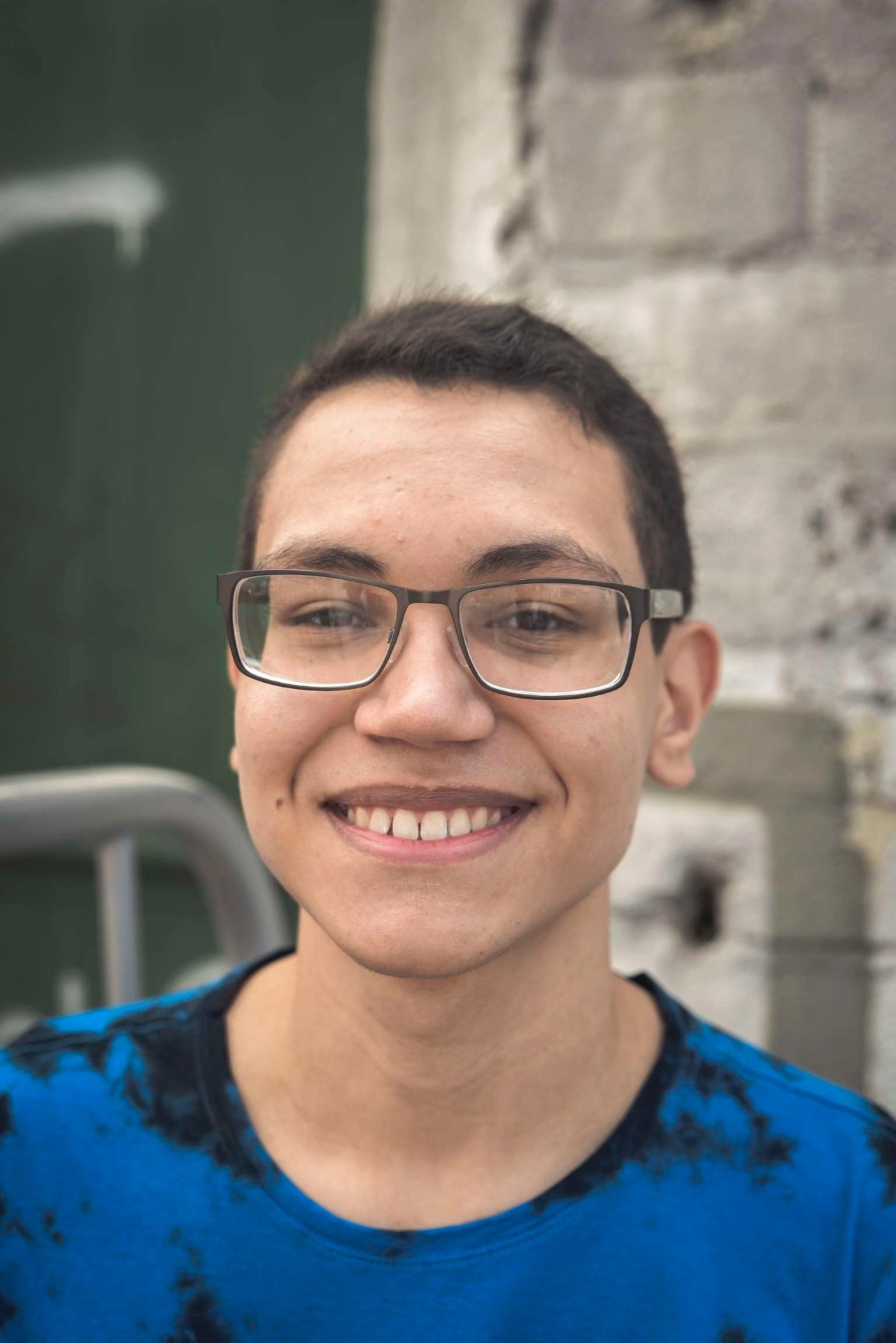 28.03.2015 - Felipe de Souza Galvão, de Manaus, é fã de Marina and the Diamonds, que teve show cancelado por problemas com o voo dos integrantes da banda. Felipe planeja ficar na grade desde o inicio, sem ir no banheiro ou comer. - Rafael Roncato/ UOL