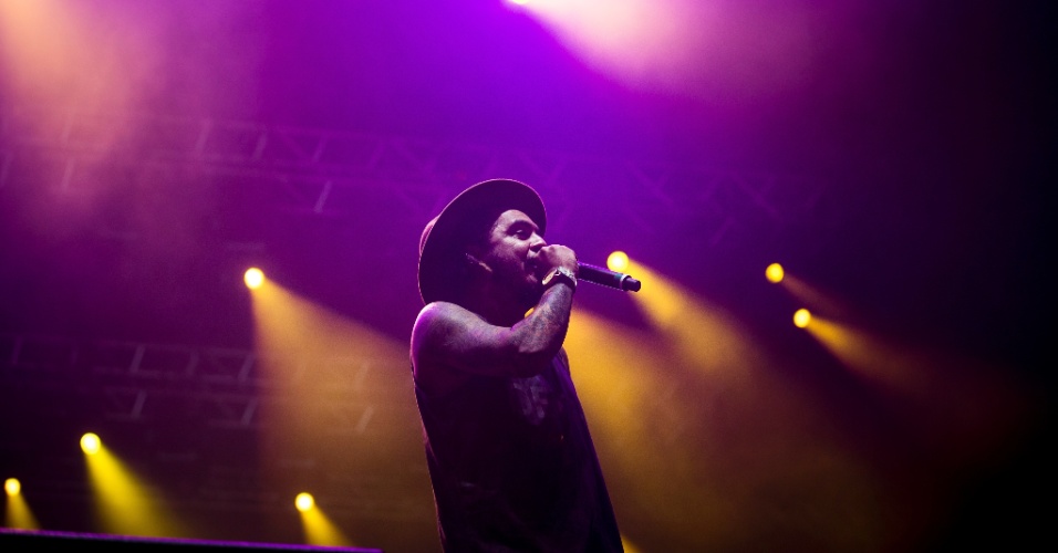 28.mar.2015 -  O cantor carioca Marcelo D2 durante apresentação no palco Axe no primeiro dia do Lollapalooza 2015, realizado no autódromo de Interlagos, em São Paulo